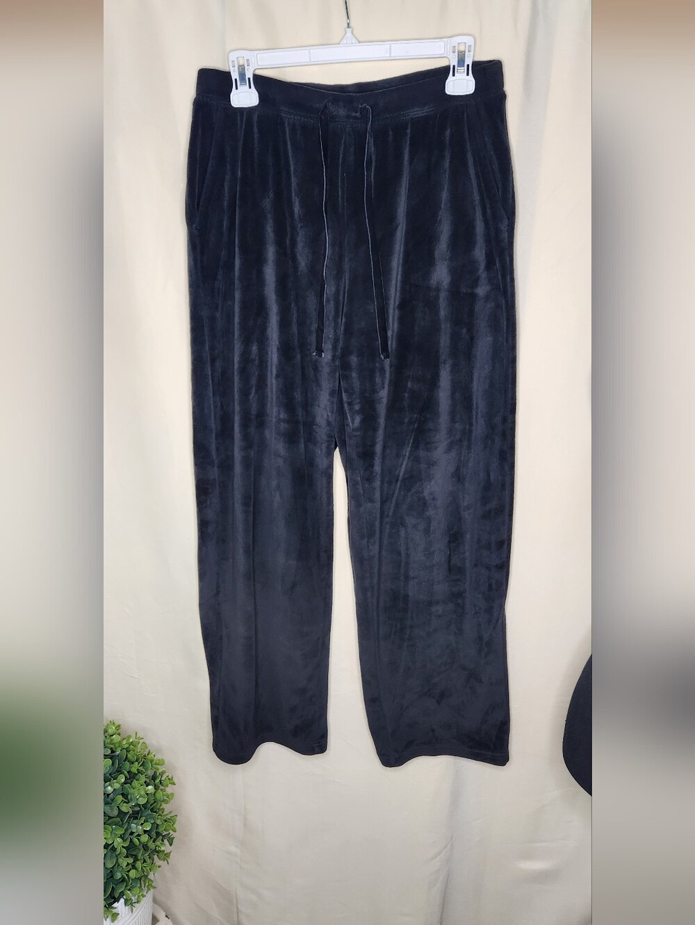 House Of Harlow 1960 Velour Wide Leg Lounge Pants Size Medium. Very Good Cond